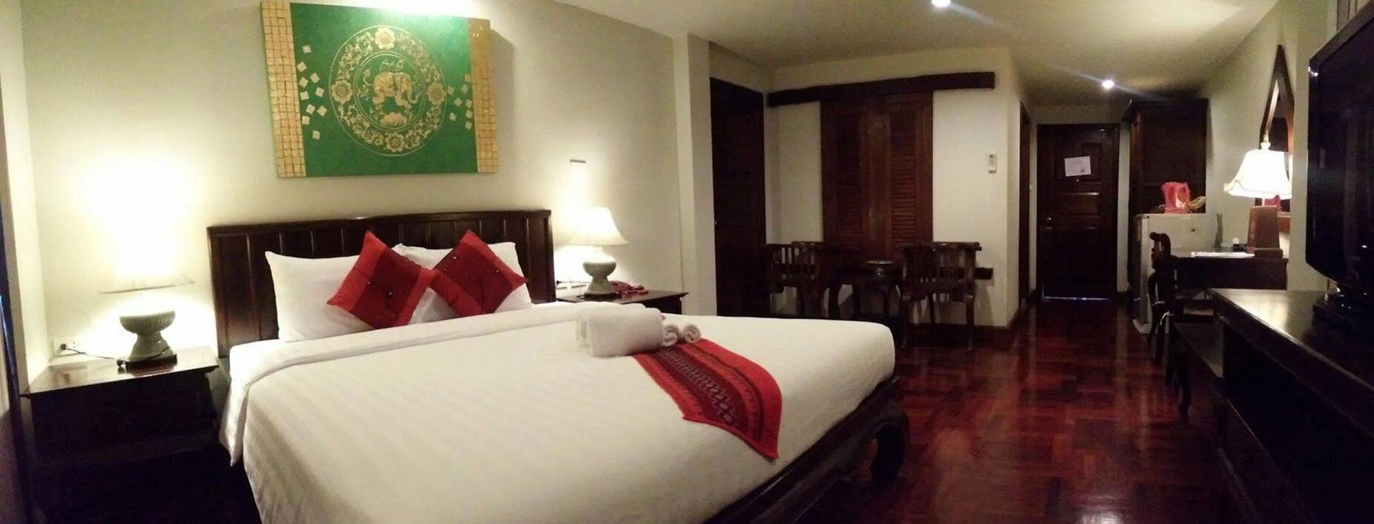 Swankaburi Boutique Hotel Sawankhalok Екстериор снимка